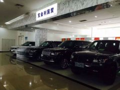 美規(guī)路虎攬勝汽油5.0創(chuàng)世四座加長(zhǎng)展廳現(xiàn)車