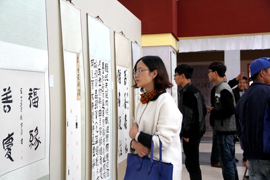 “首屆拉薩市書法篆刻藝術(shù)作品展覽”在拉薩舉(圖2)